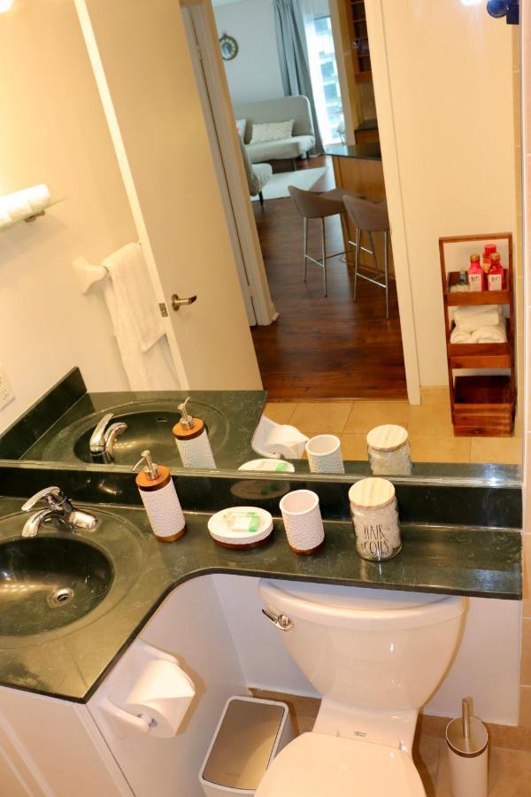 Apartment/2Bedrooms/2 Full Bathrooms/Free Parking Торонто Экстерьер фото
